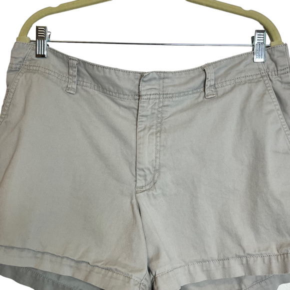 Gap Outlet Womens Khaki Shorts Size 14 Light Gray-Beige - Picture 2 of 6